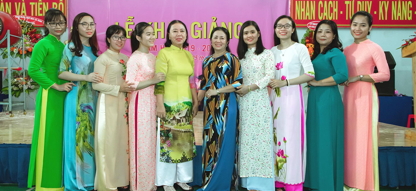 co-giao-truong-thpt-minh-duc